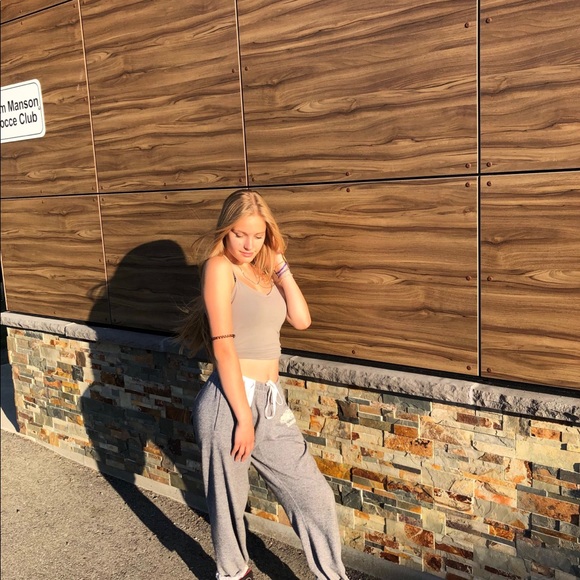 Meet your Posher, Tameria - Picture 3 of 3